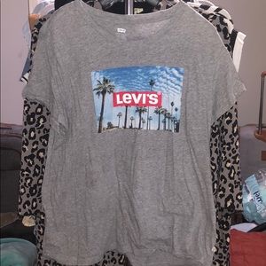 Levi’s Tee